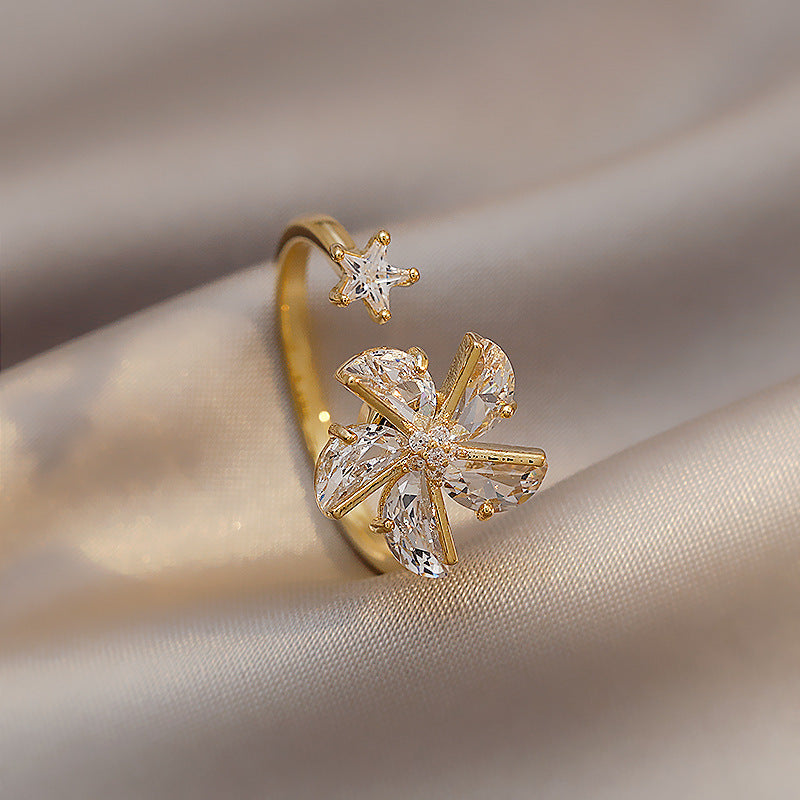 Rotatable Windmill Ring Female Niche Design
