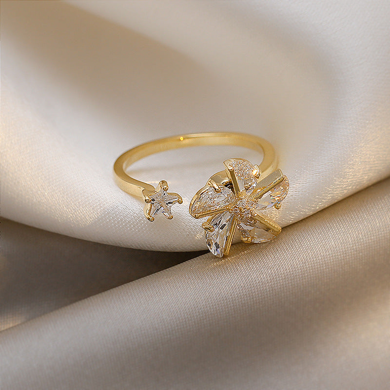 Rotatable Windmill Ring Female Niche Design