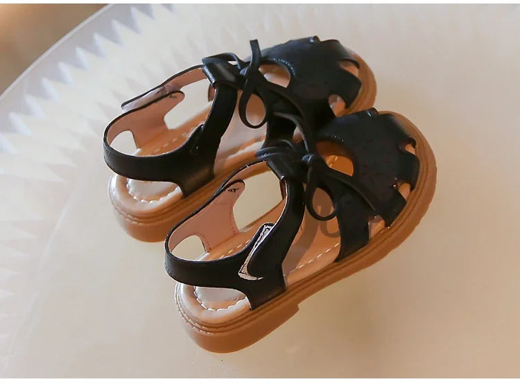 Summer Girls Flat Sandals Hollow Breathable Comfortable Upper Buckle Decoration Soft Bottom Non-slip Children's Shoes