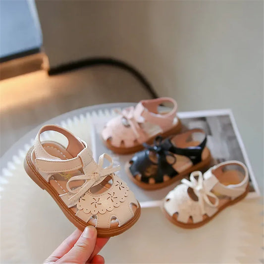 Summer Girls Flat Sandals Hollow Breathable Comfortable Upper Buckle Decoration Soft Bottom Non-slip Children's Shoes